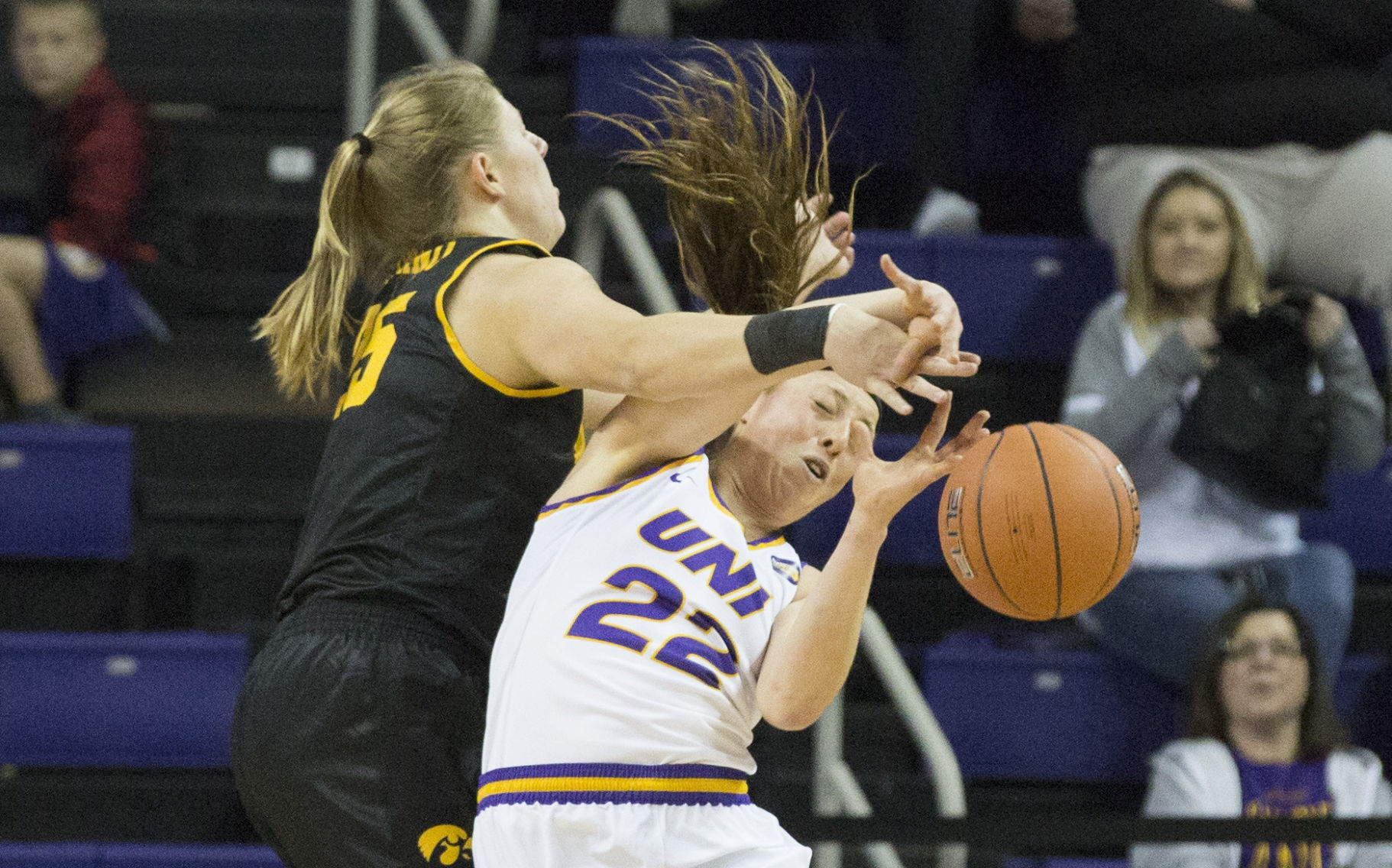 111719kw-uni-womens-basketball-06